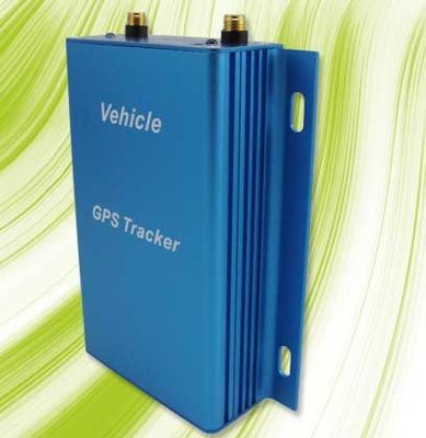 AV310 سيارة GPS جهاز تتبع GPS لتحديد المواقع المتنقلة الفشل سياج الاهتزاز الطاقة السرعة الزائدة إنذار 10M الدقة